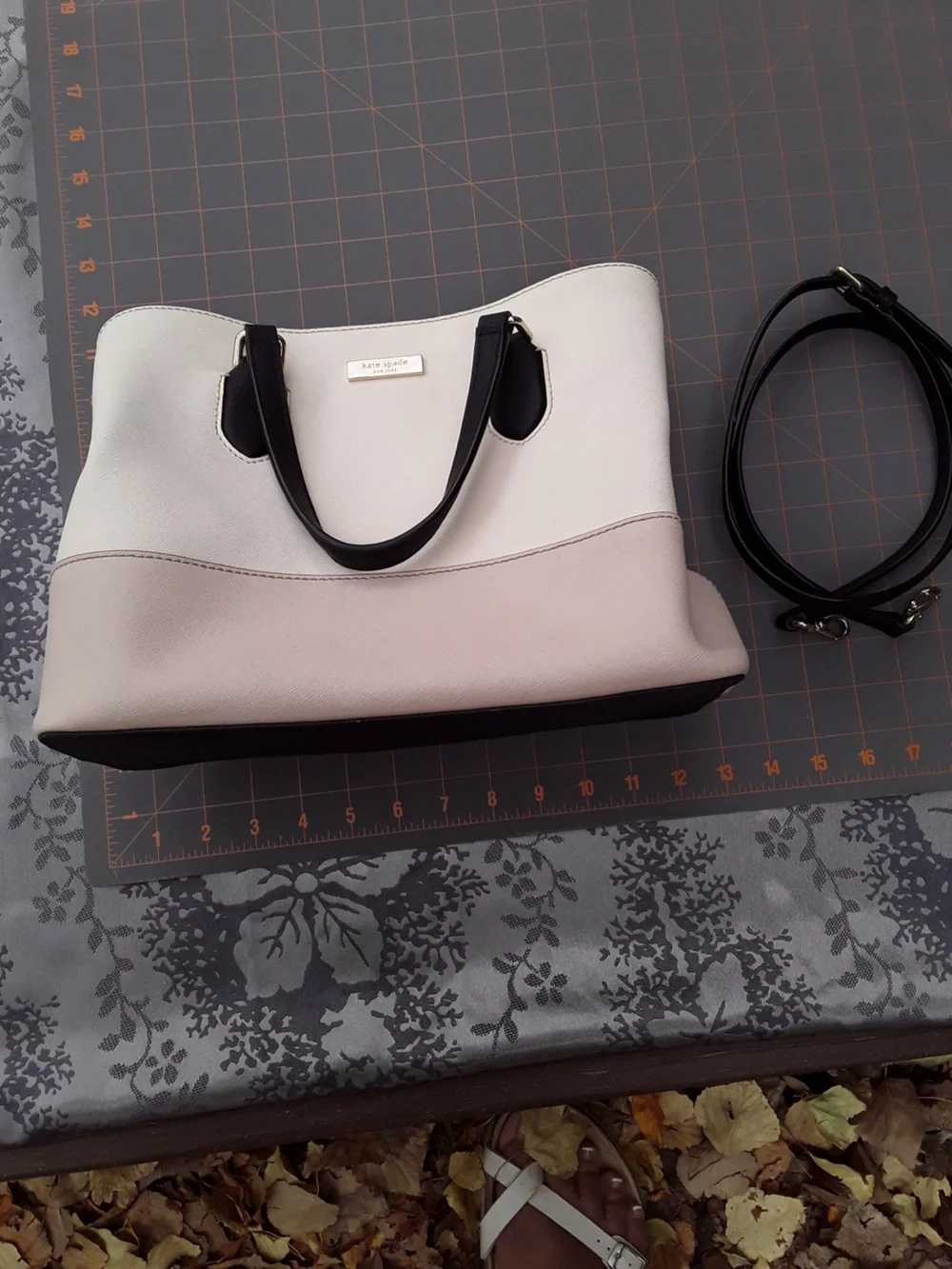 EUC Kate Spade Laurel Way Evangelie Colorblock Satchel Bag Ivory, white black